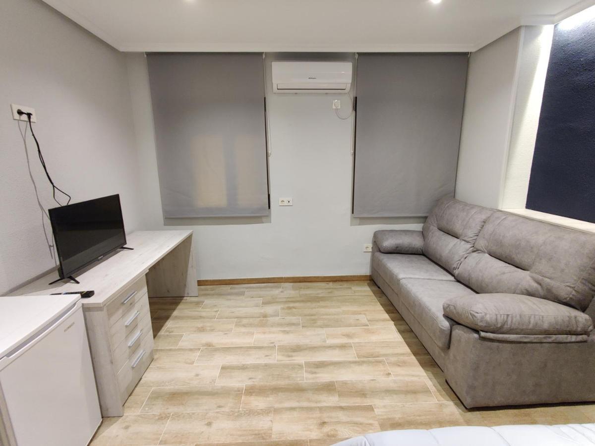 Duerme A Gusto - Tu Habitacion Acogedora En Torredonjimeno Exteriör bild