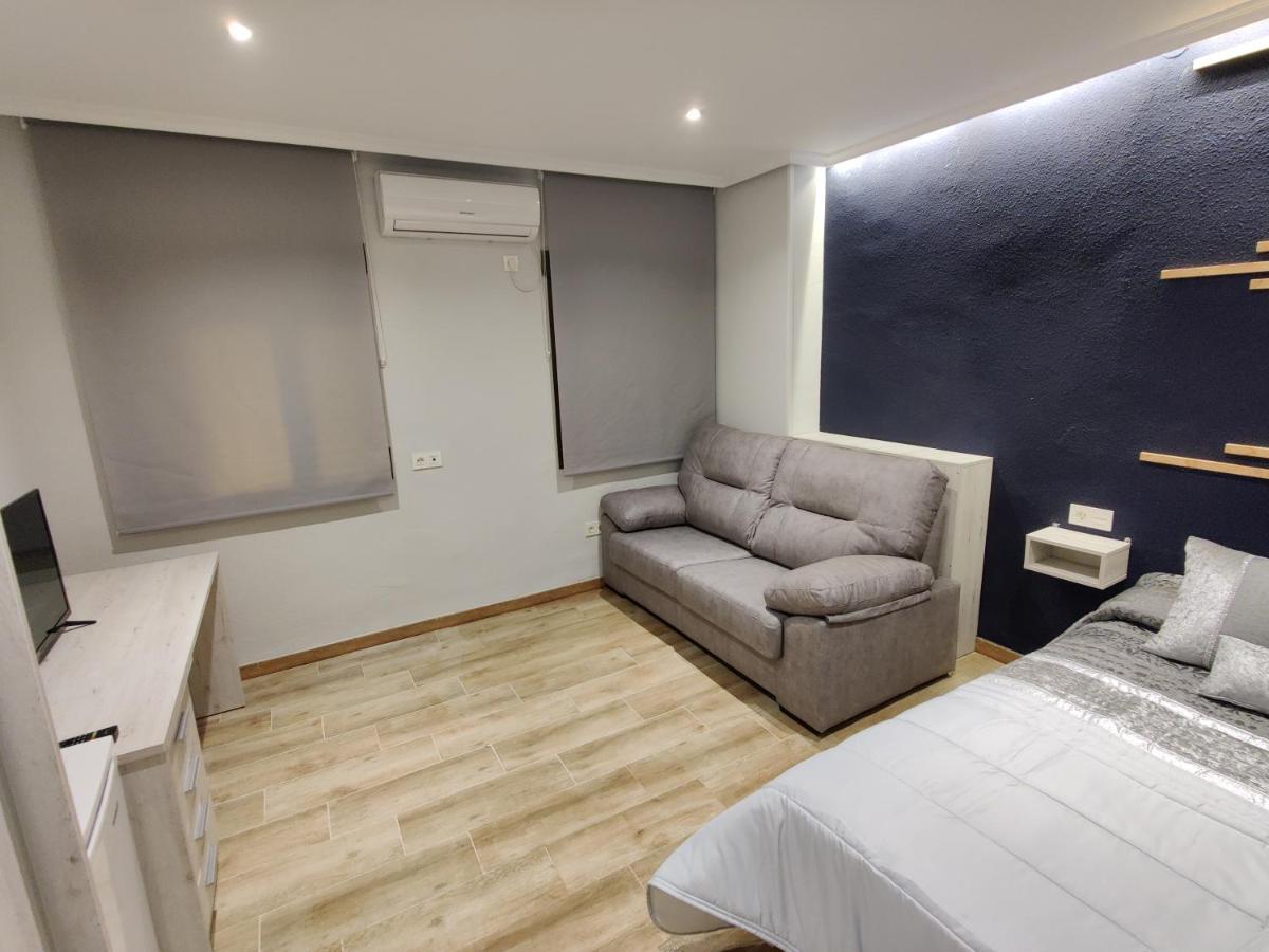 Duerme A Gusto - Tu Habitacion Acogedora En Torredonjimeno Exteriör bild