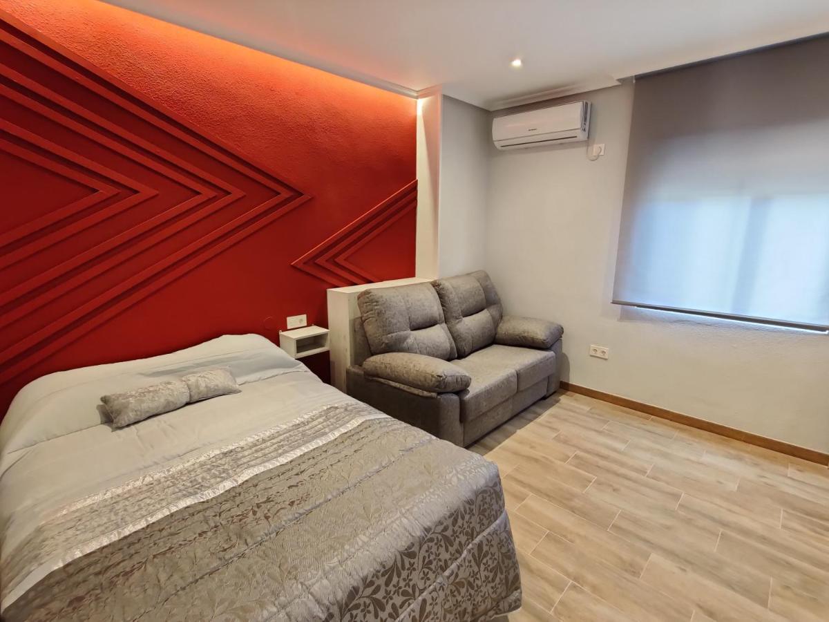 Duerme A Gusto - Tu Habitacion Acogedora En Torredonjimeno Exteriör bild