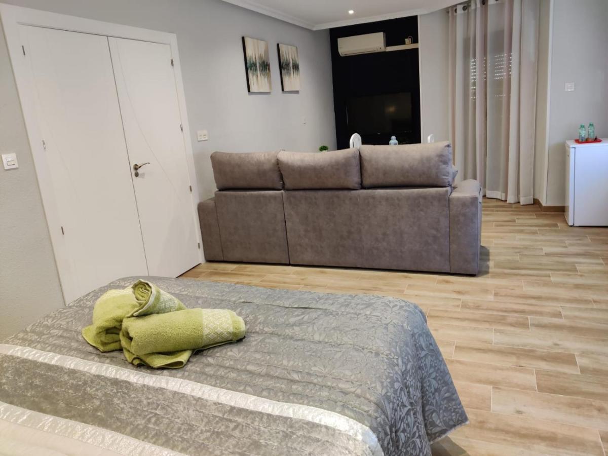 Duerme A Gusto - Tu Habitacion Acogedora En Torredonjimeno Exteriör bild